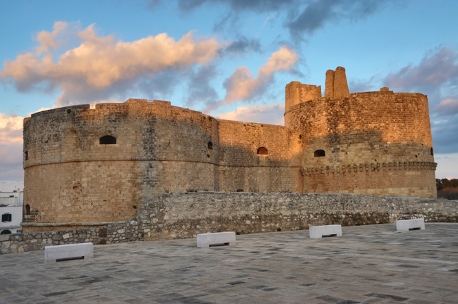Visit the historic Castello Aragonese reinforced by Emperor Frederick II and rebuilt by Alphonso II. Visit Otranto: history, culture, nature in Salento